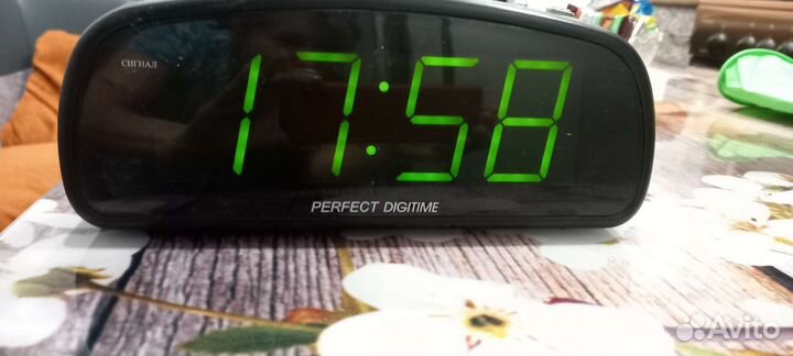 Часы электронные настольные