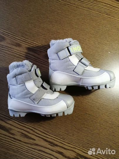 Лыжные ботинки детские р. 30-31 NNN