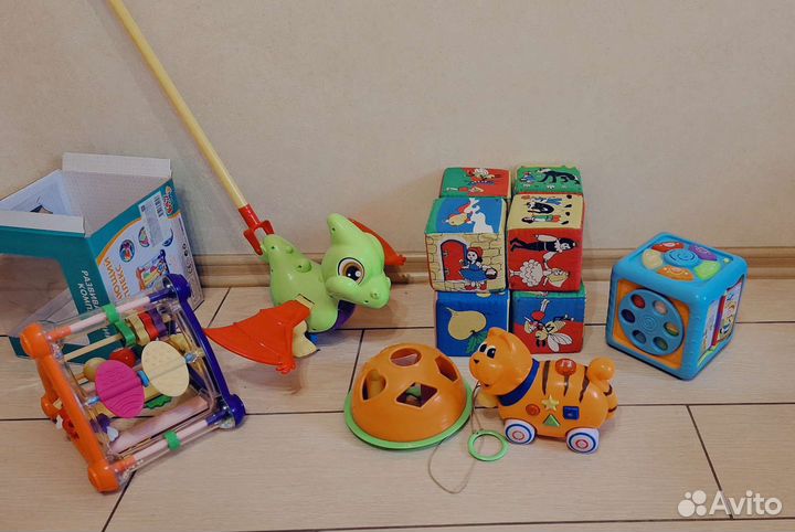 Развивающие игрушки пакетом