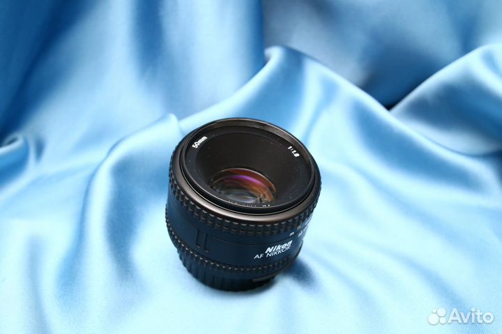 Nikon 50mm f/1:1.8D (MkII)