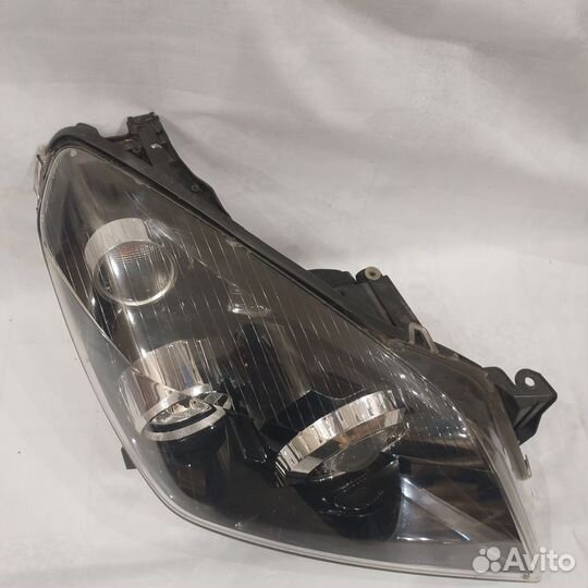 Фара правая Opel Astra H Ксенон Адаптив