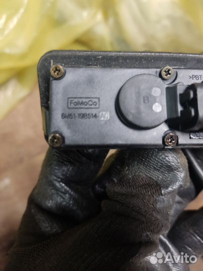 Кнопка багажника с проводкой ford