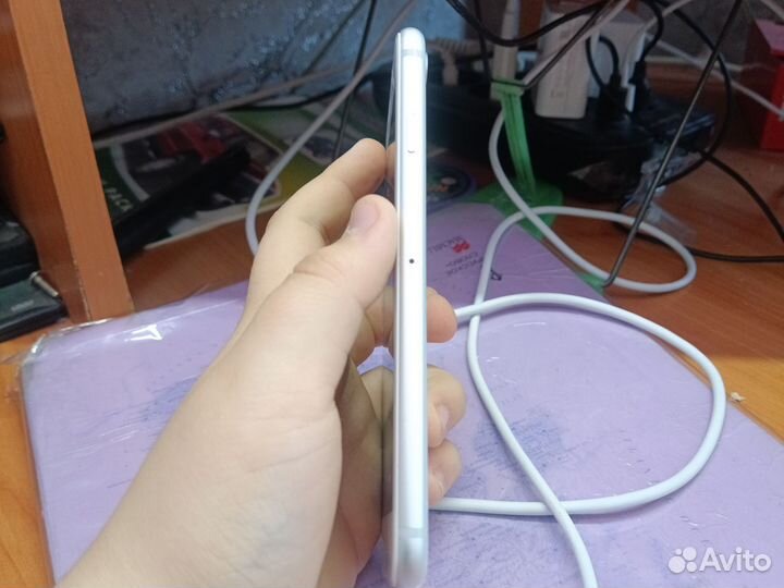 iPhone 8, 64 ГБ
