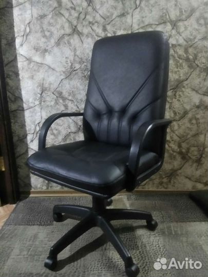 Компьютерное кресло