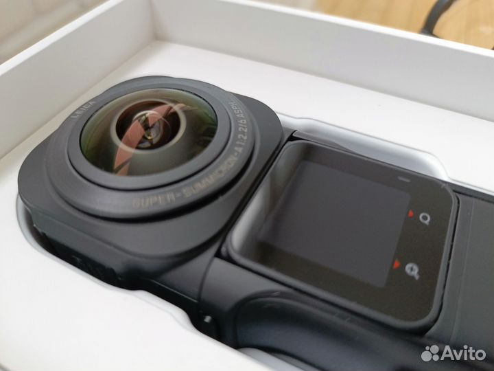 Камера Insta360 one rs
