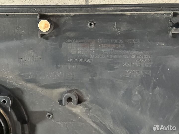 Обшивка передней правой двери Рено Дастер Duster