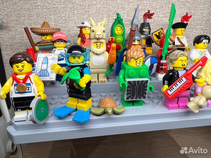 Lego minifigures 71027 20я серия