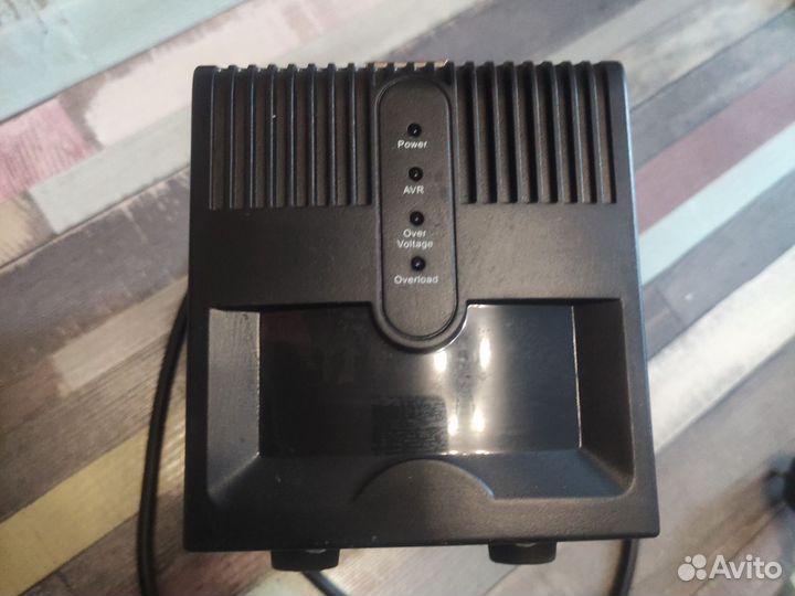 Стабилизатор напряжения