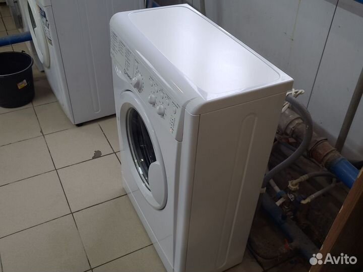 Стиральная машина Indesit 4 кг