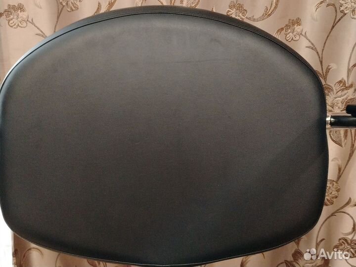 Парикмахерское кресло