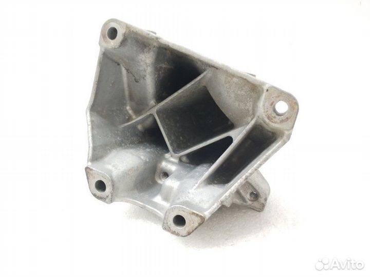 Кронштейн двигателя левый Mercedes-Benz Glc-Class