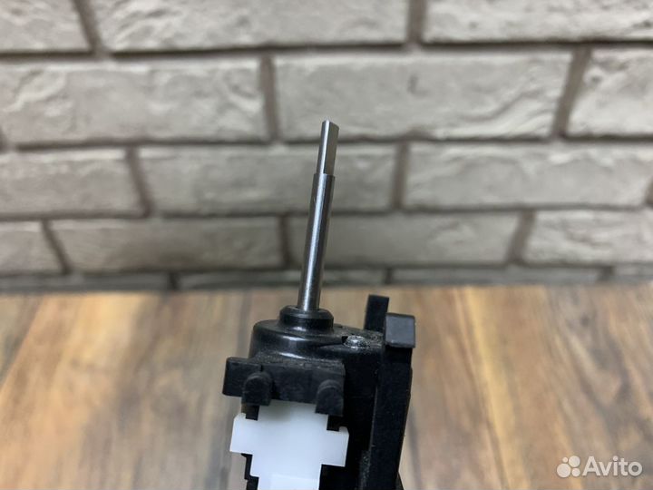 Lexus LS460L Механизм регулировки ремня