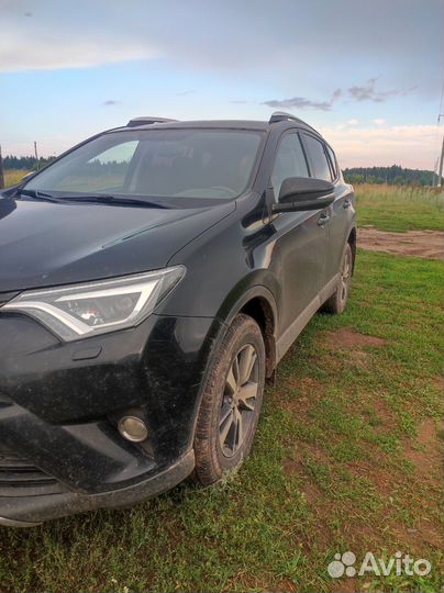 Toyota RAV4 2.2 AT, 2019, битый, 135 000 км