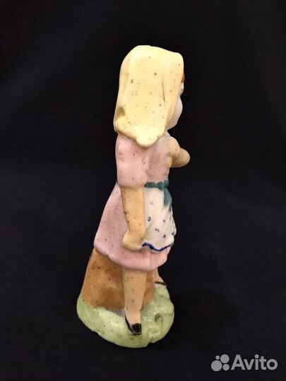 Играющая девочка.Частные Заводы Гжели.Старина