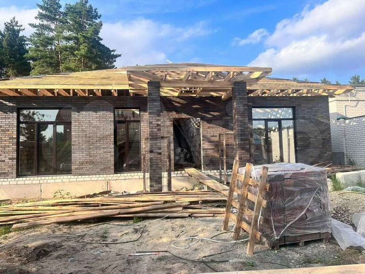 Коттедж 165 м² на участке 10 сот.