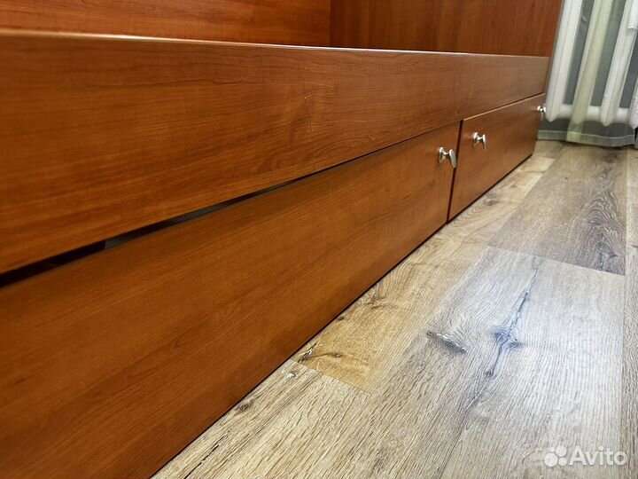 Кровать односпальная с матрасом