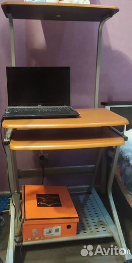 Маленькие компьютерные столы на колесиках