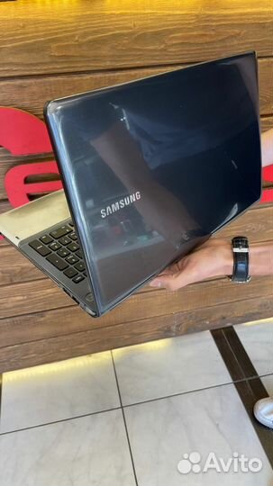 Ноутбук samsung 335v
