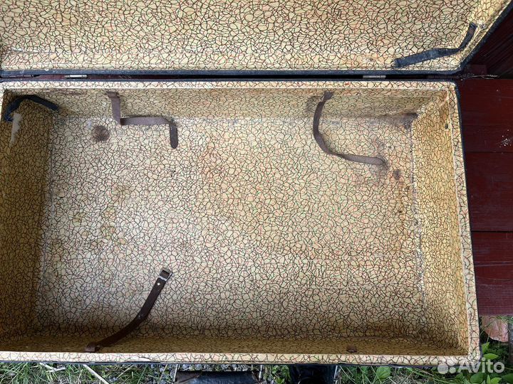 Винтажный чемодан