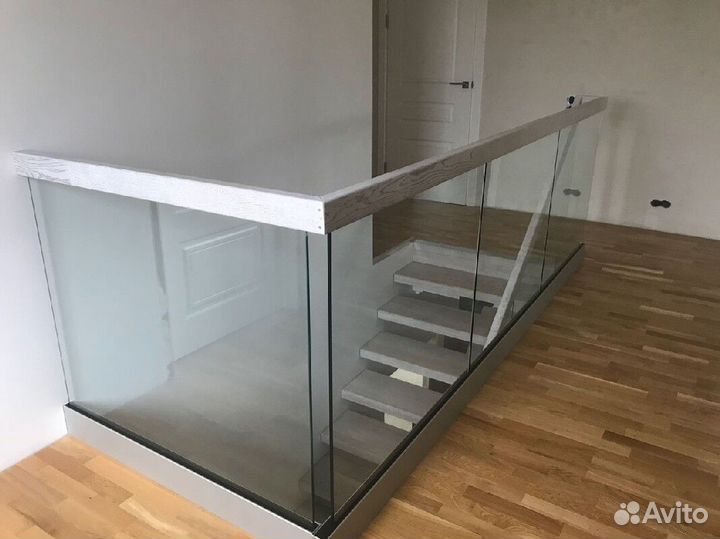 Ограждения из стекла по современным стандартам