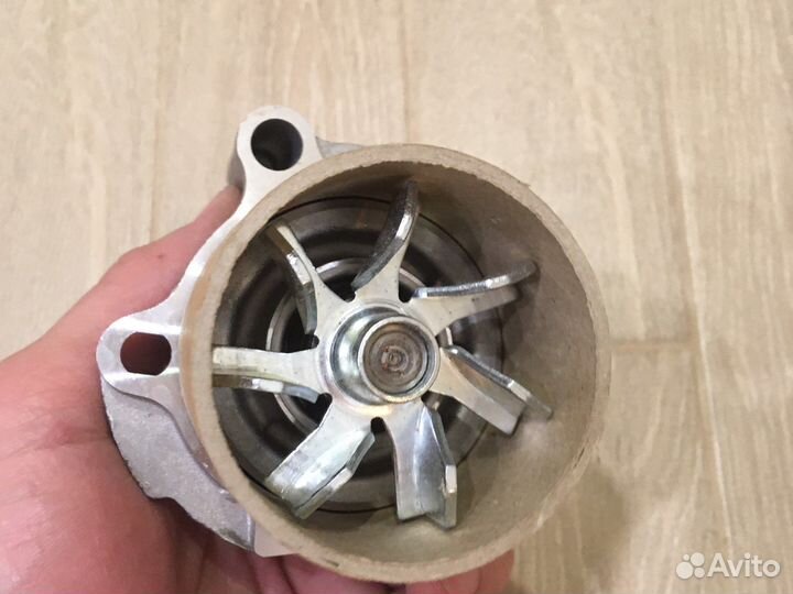 Водяной насос помпа