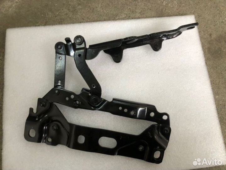 Петля капота правая Bmw 7 F01 2008-2015