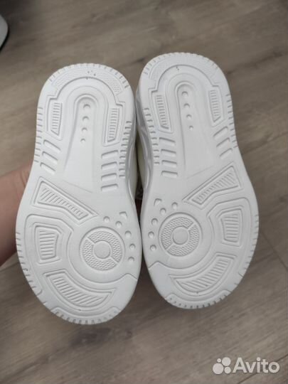 Кроссовки детские 22 размер