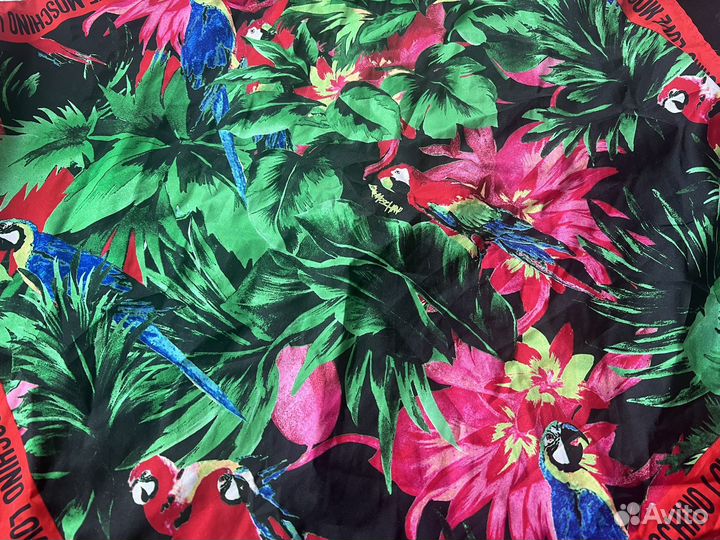 Love moschino платок(на сумку)