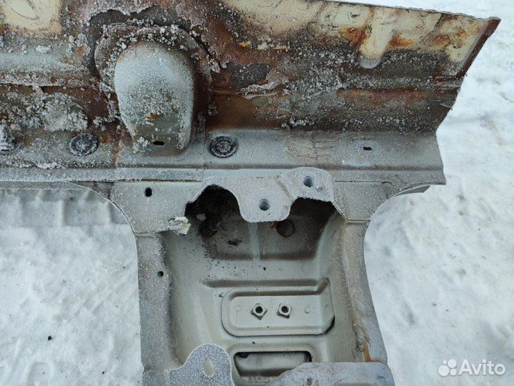 Стойка кузова центральная левая Mitsubishi Pajero