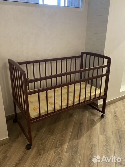 Детская кроватка