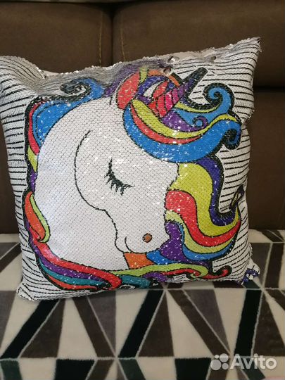 Единороги и подушка