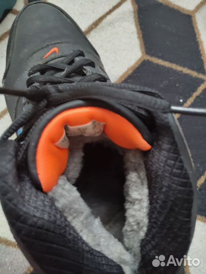 Утепленные кроссовки