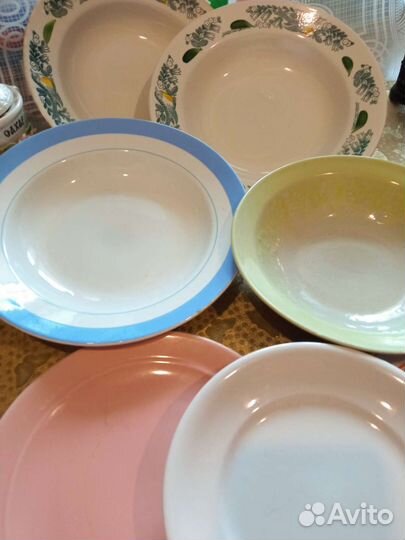 Тарелки глубокие и мелкие