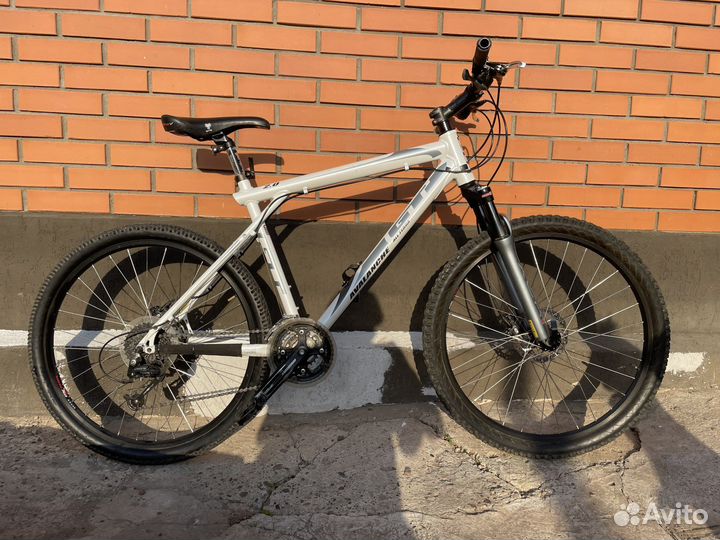 Велосипед MTB GT Avalanche