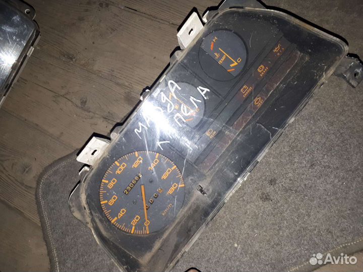 Щиток приборов Mazda Capella