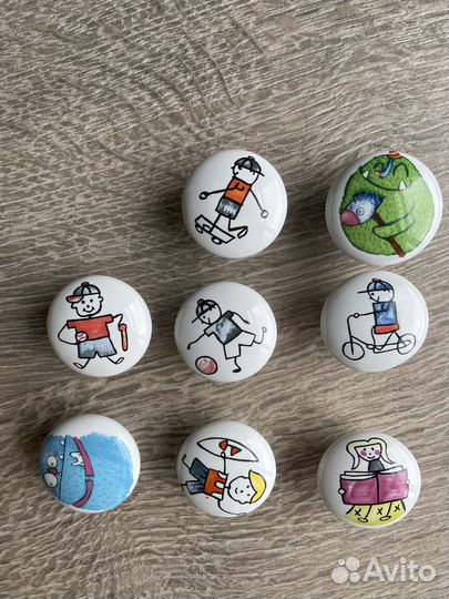 Мебельная ручка в детскую комнату