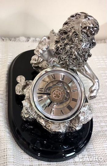 Часы настольные Лев