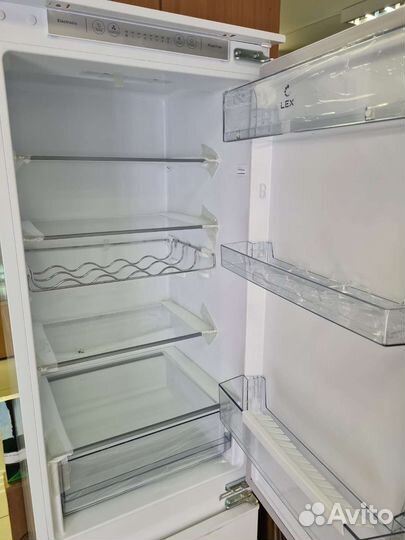 Встраиваемый холодильник новый