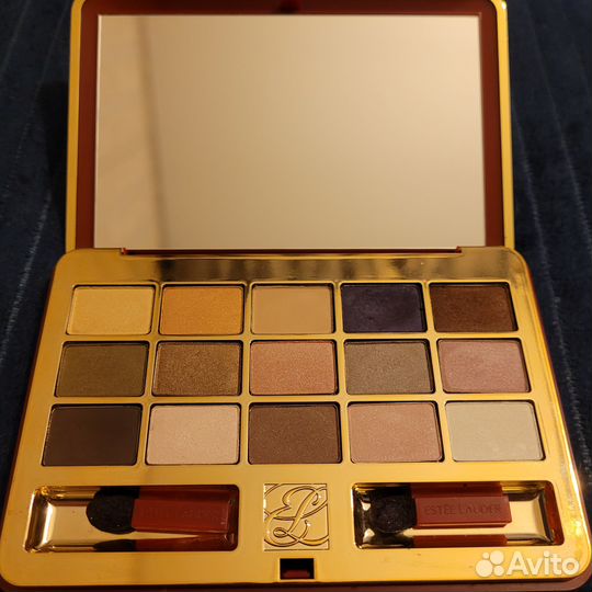 Estee lauder Deluxe Eyeshadow Palette In Red Case