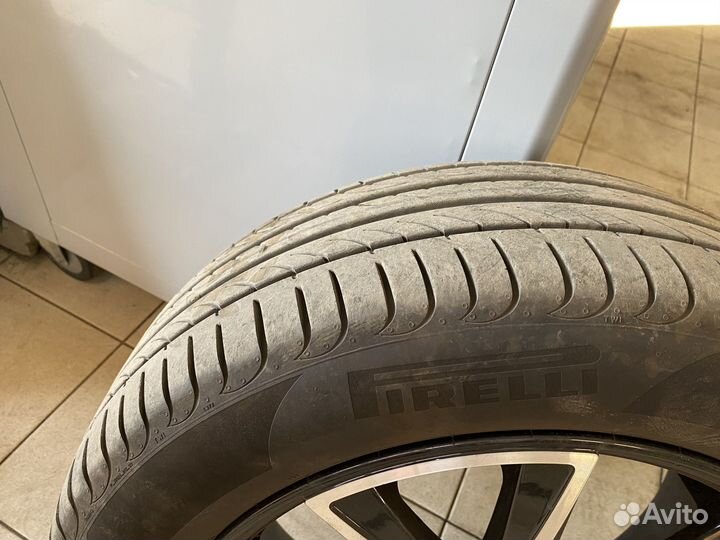 Pirelli Powergy 215/55 R17 98Y