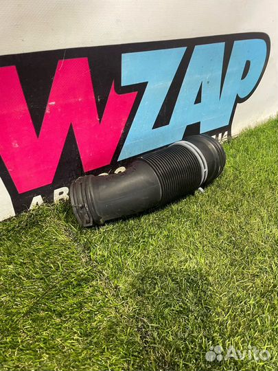 Патрубок воздушного фильтра Volkswagen Jetta 7