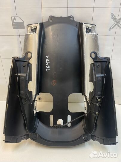 Крыло заднее в сборе yamaha MT-01 (LGB, чёрное)