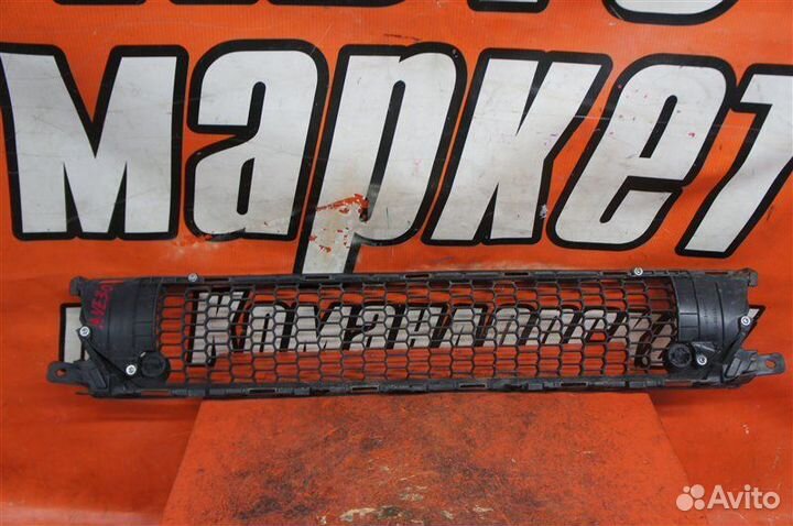 Решетка бамперная передняя Lexus Is300H AVE30 2015