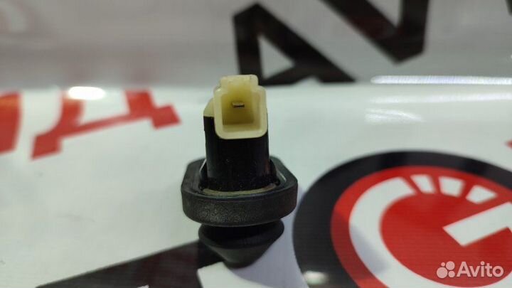 Концевик двери Toyota Camry Gracia SXV20 5S-FE