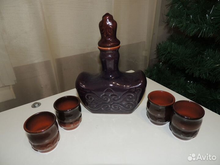 Графин,штоф все в комплекте со стаканами,стопками