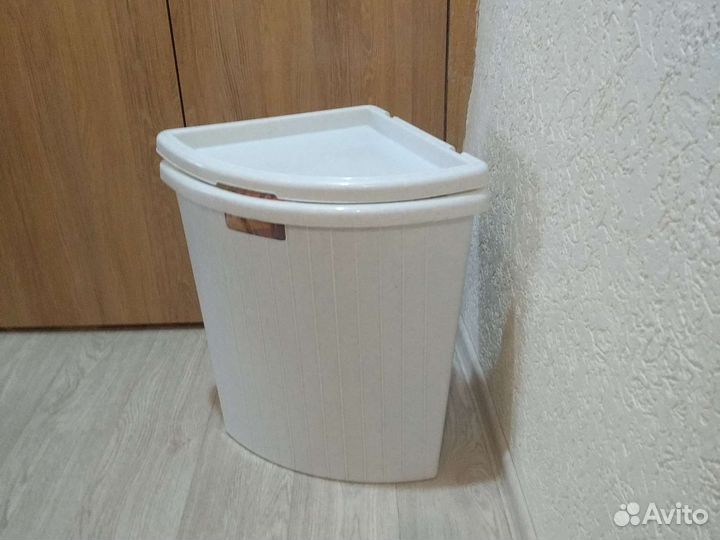 Корзина для белья угловая