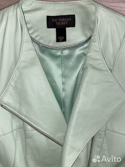 Пакет фирменных вещей куртка сумка футболки 42/44