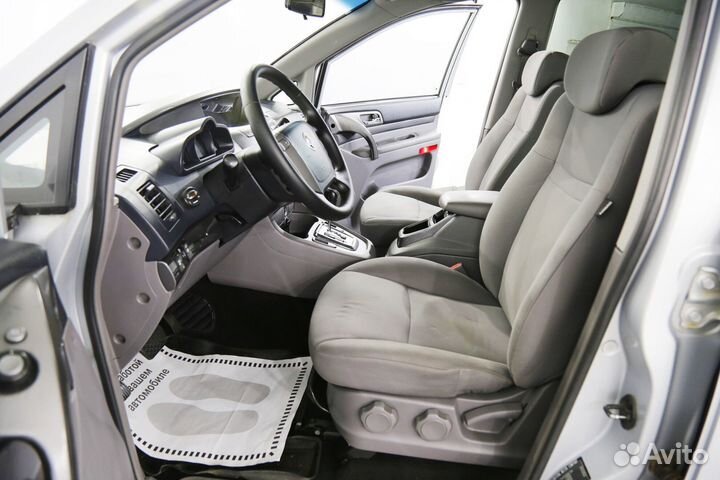 SsangYong Stavic, 2014