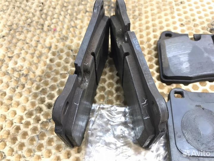 Колодки тормозные передние VW Touareg GP (7LA,7L6