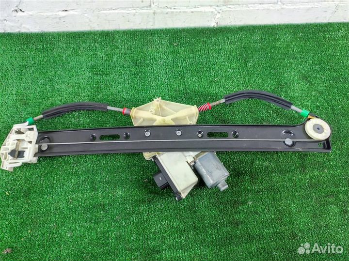Стеклоподъемник задний левый BMW X3 (E83) 2004